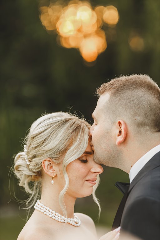 Sala weselna Eden w Rzgowie i zabawa weselna wśród fajnych świateł lamp błyskowych