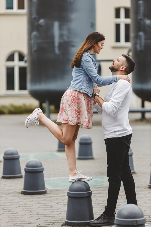 łodź fabryczna i ec1 w Łodzi spacer i pozowanie z uśmiechami