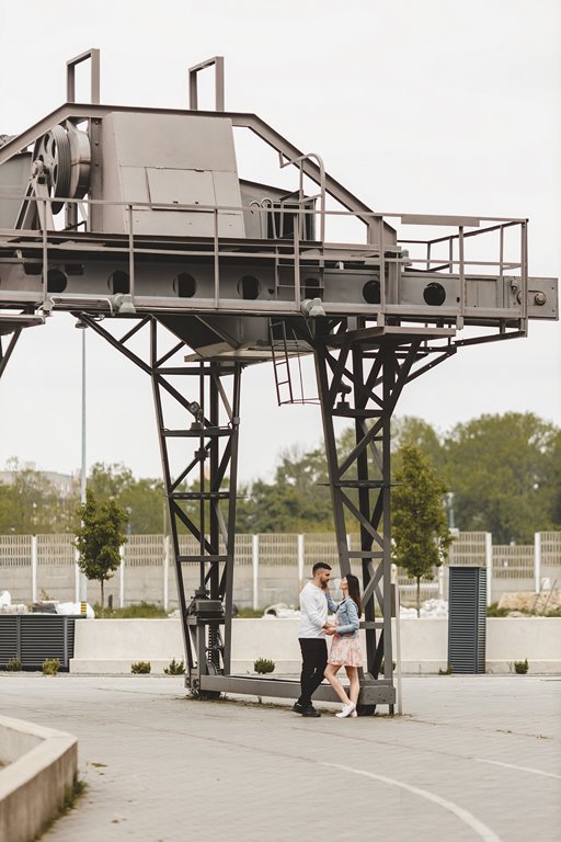 łodź fabryczna i ec1 w Łodzi spacer i pozowanie z uśmiechami