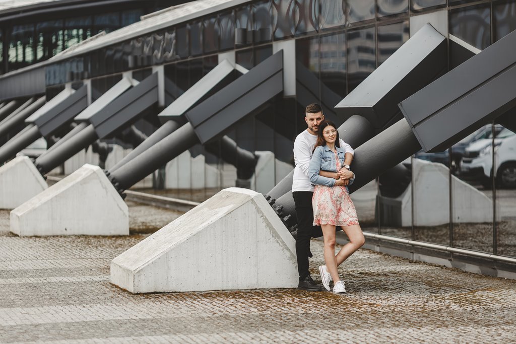 łodź fabryczna i ec1 w Łodzi spacer i pozowanie z uśmiechami